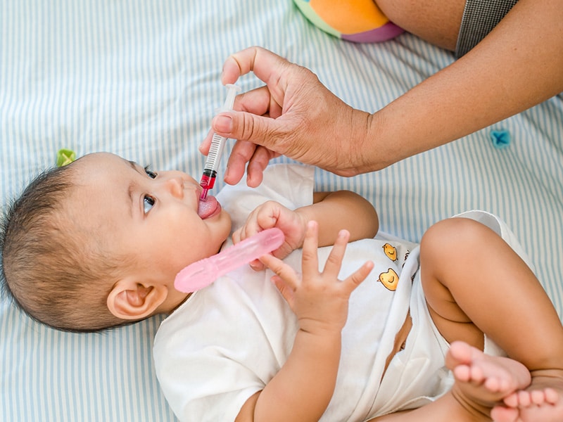 Baby feeding with liquid medicine
